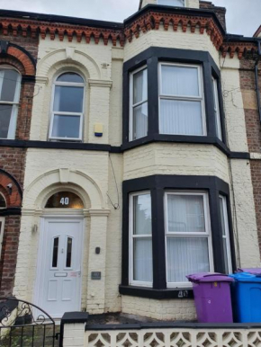 12 Person 6 bedroom Self Catering House